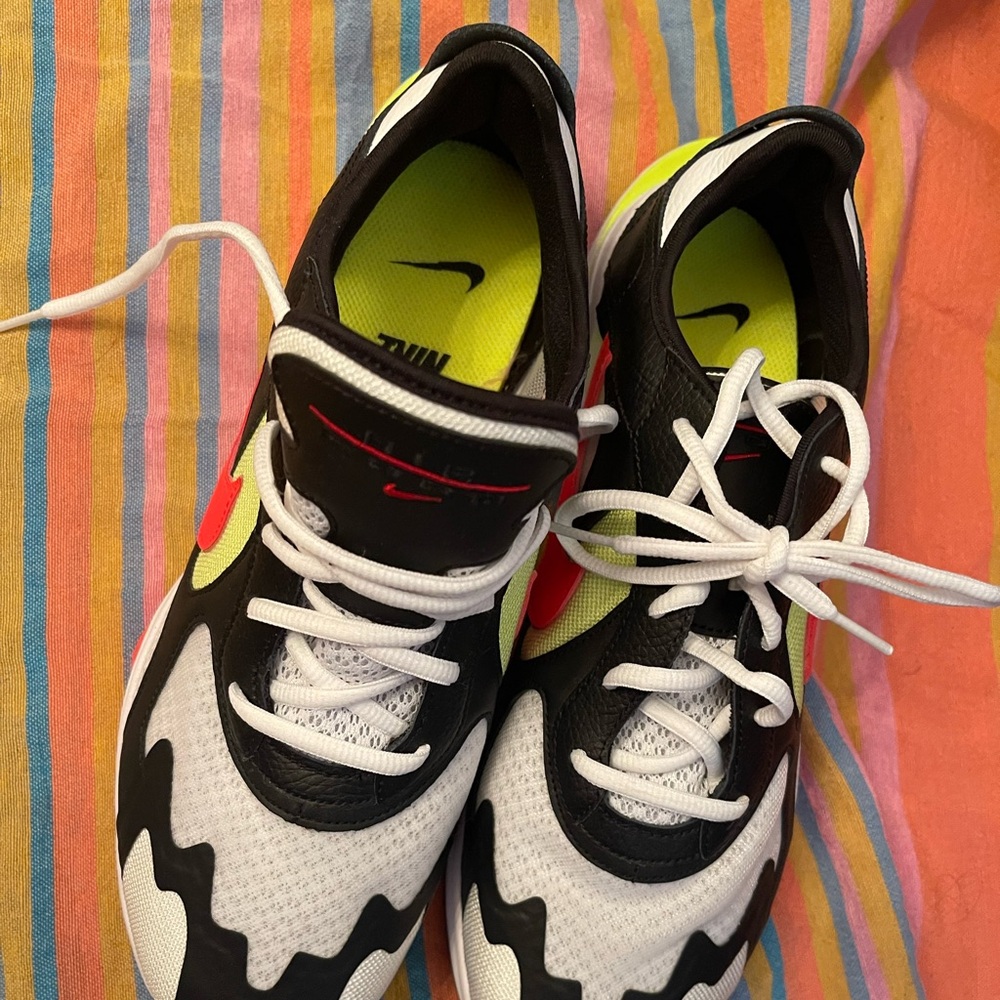 Never worn Nike size 11.5 woman’s